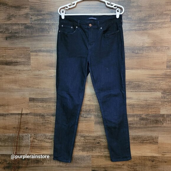 Calvin Klein Jeans Size 30 Mid Rise Skinny Stretch Dark Wash Denim - Picture 1 of 14